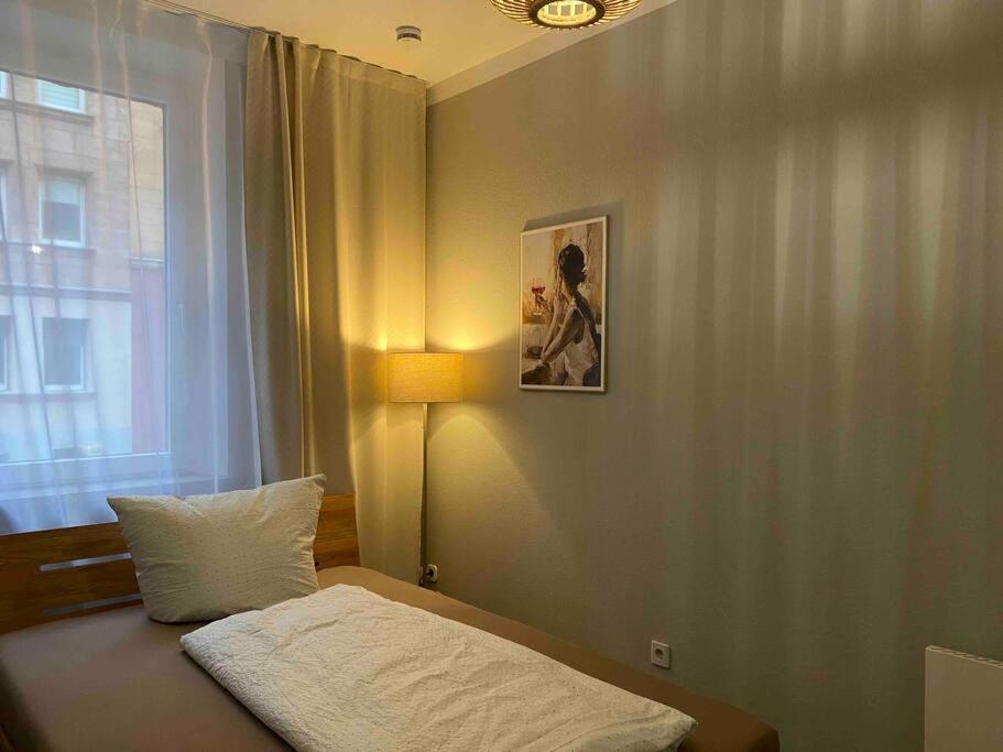 Modern Living Apartment - 3-Zimmer - Nuernberg Nord, Ruhige Seitenstrasse, Fusslaeufig Strassenbahn Экстерьер фото